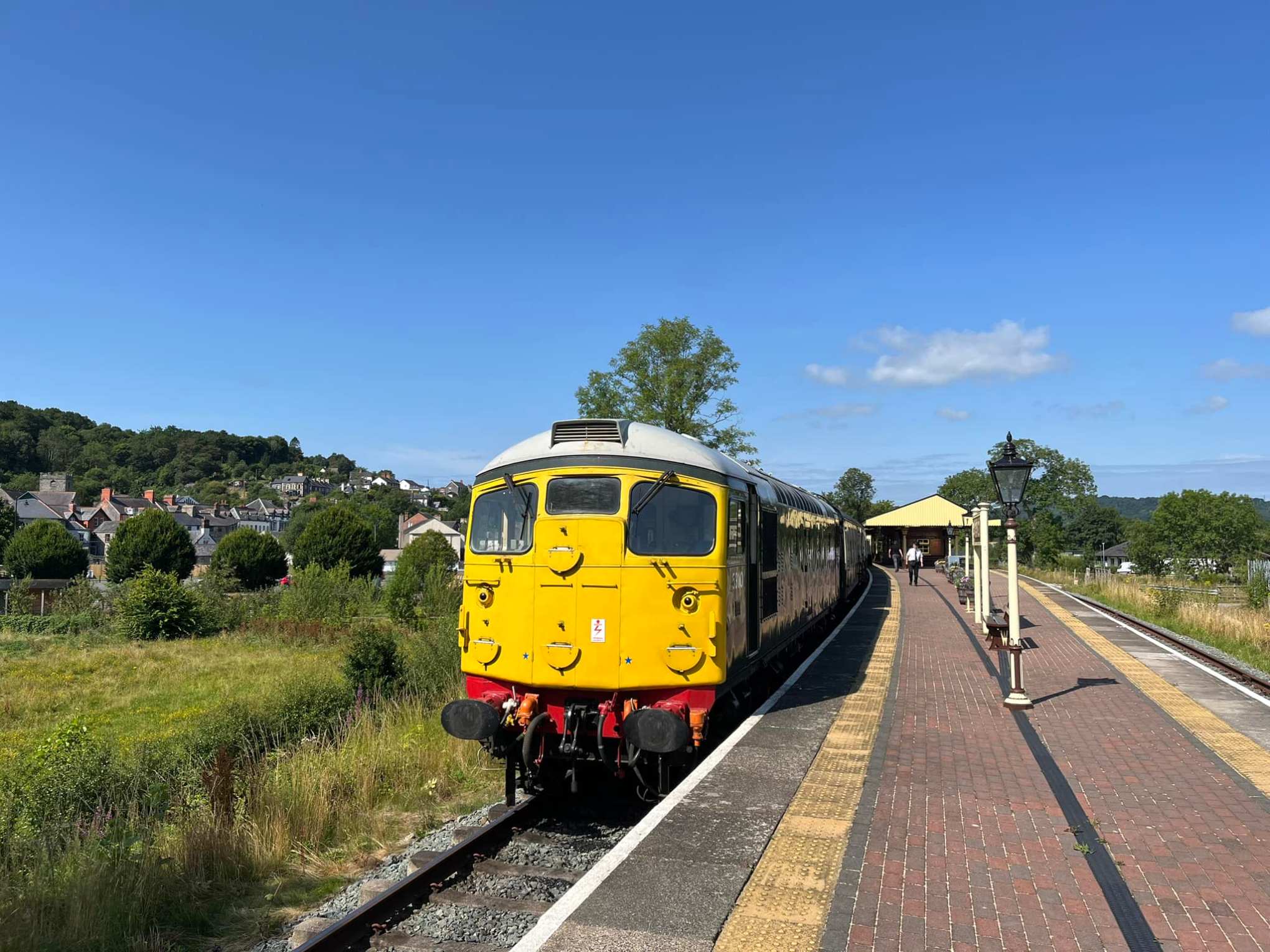 Class 26 diesel locomotive at Corwen Station
